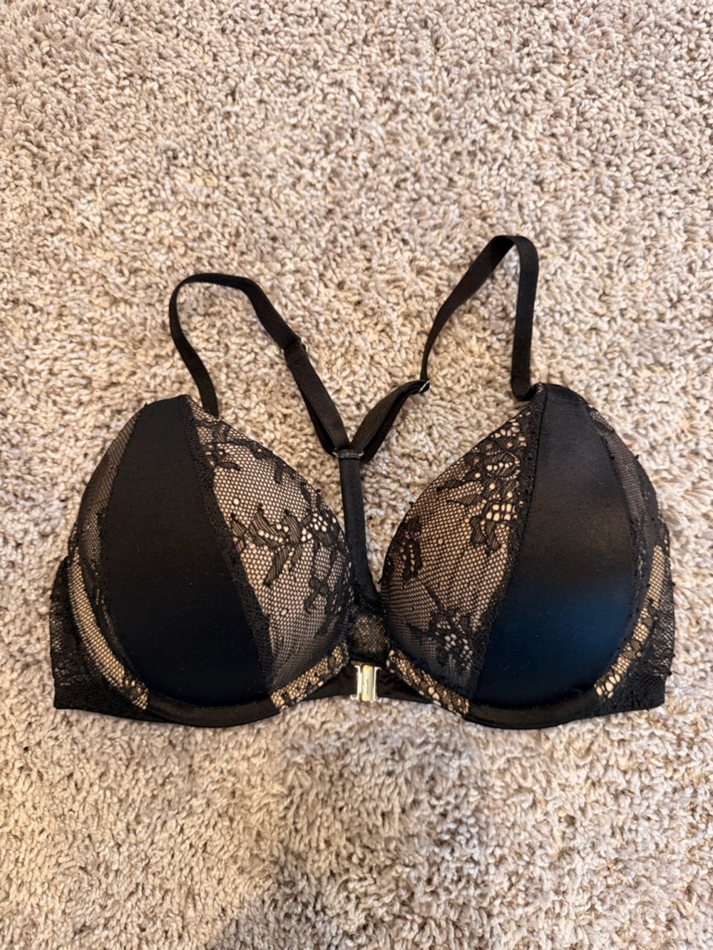 Victoria’s Secret Bombshell Black Lace Push-Up Bra 32B.